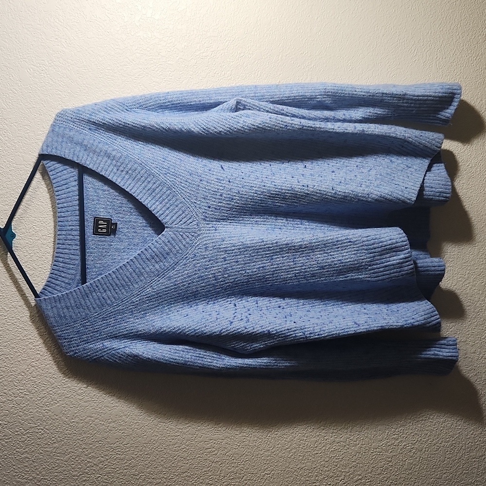 Gap vneck sweater, size XL